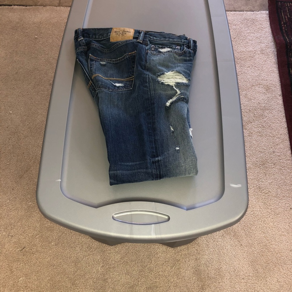 Abercrombie & Fitch Destroyed style jeans 30x32